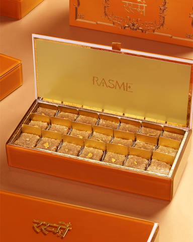 Glass Box with Badam Lauj 21 Pcs